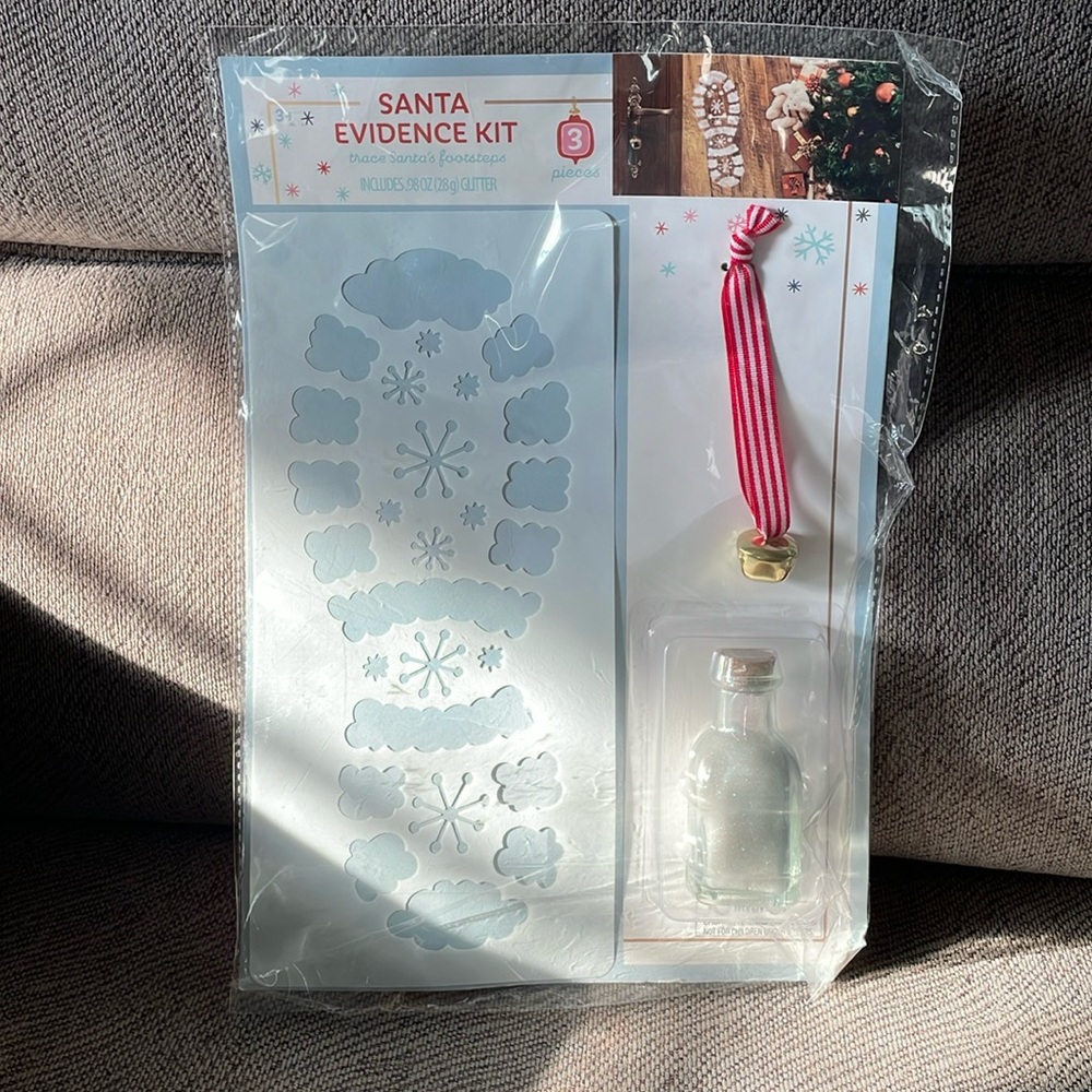Santa evidence kit